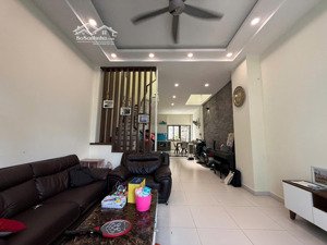 chính chủ bán nhà hàng hiếm bên sông, 85m2 ngang 4.5, 3 tầng giá 12.3 tỷ. lh mr thương