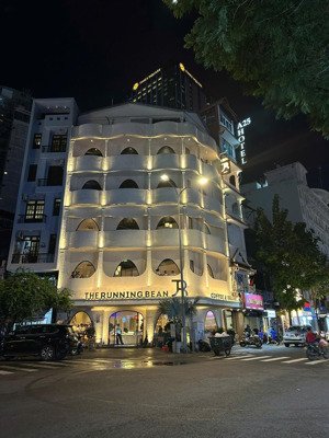 siêu phẩm góc 2mt lê trọng tấn - 8m x 19m - hdt 150 triệu/tháng - giá chỉ 35 tỷ