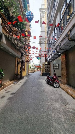 bán gấp nhà riêng 6 tầng có thang máy, oto vào tận nhà, tại hoàng quốc việt, diện tích 40m2