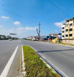 mặt phố thanh trì, vỉa hè đá bóng, kinh doanh sầm uất ngày đêm