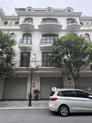 cần bán lk sao biên vị trí đẹp ngay công viên kinh đô, trục thông chung cư sb6-58,5m. mt 4,5m 9 tỷ