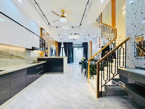 bán nhà mặt tiền kinh doanh đường trần phú phường 4 quận 5, dt: 4x21m, lửng 2 lầu, giá 17.7 tỷ