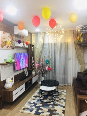 giá nào cũng bán !!! tôi cần bán nhanh căn 2 ngủ full đồ nhà đẹp , sđcc tại cc mipec city