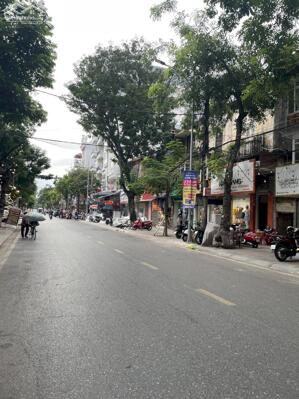 Bán nhà mặt tiền rộng 4,7m mặt đường Lê Lợi, vị trí đẹp gẫn ngã 3 Chu Văn An.