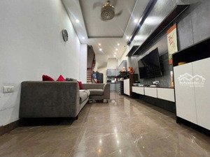 cho thuê nhà nguyên căn 4 tầng - phố ngọc lâm, long biên, nội thất đầu đủ 15triệu