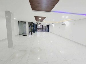 mặt tiền hồ xuân hương - 130 m2 - có thang máy - 55 tr/ th - gọi viet house