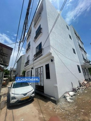 căn góc 2 mặt thoáng 4tx 32m2 ngõ ôtô,200m điểm xe buýt giáp đồng mai chỉ 2,85 tỷ