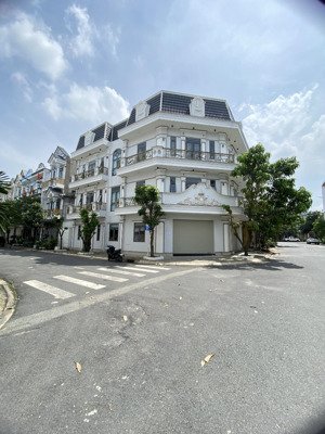 bán nhà 2 mặt tiền, 1 trệt 2 lầu, đối diện chung cư đang xây dựng, gần vòng xoay an phú