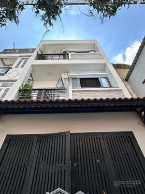 hạ 500triệu bán gấp nhà đoàn như hài p12 q4. giá 2tỷ8/67,5m2 gần trường đh luật. đang cho thuê 15tr