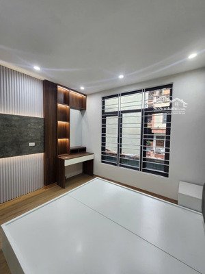 chị gái em nhờ bán căn nhà mới toanh phố mạc thị bưởi, hbt 40m2 _3,5 tầng _mt 3,7m