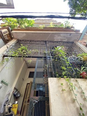 sát hồ, lô góc,hoàng ngân 48m2*6t*giá 10,6 tỷ,full nội thất, dân trí cao, 3 thoáng vĩnh viễn, ở vip