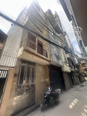 vị trí siêu đẹp, ô tô đỗ cửa, ngõ thông, kd sầm uất, hoàng ngân, 52m2*4t*giá 13,3 tỷ, công năng đ đ