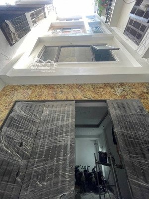 vị trí siêu đẹp, sát hồ, cách ô tô đỗ 7m, hoàng ngân 56m2*6t*mt 4,5m*giá 13,8, kdvp, công năng đ đ