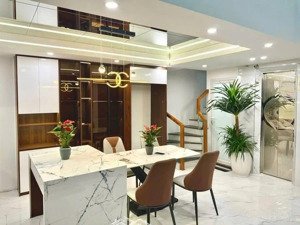 bán siêu phẩm hiện trường chinh, nhà đẹp, mới 40 m2, giá 12.8 tỷ, trung tâm hà nội.