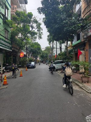 phân lô sốc! mạc thái tổ: 45m x 5 tầng mới - ô tô tránh vỉa hè, kd đỉnh