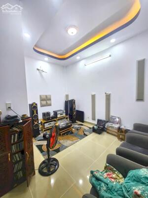 HOT! Nhà đẹp ở liền 3 lầu mặt tiền hẻm nhựa 8m Lê Văn Lương, Quận 7