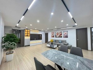 bán căn hộ siêu đẹp, 4 phòng ngủ đầy ánh sáng tại 197 trần phú