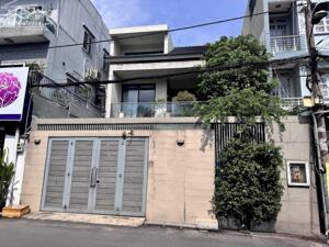 Bán nhà 100 Đường số 9 Phường 16, DT 10x15m, 1 trệt 2 lầu. Giá chỉ 20,5 tỷ