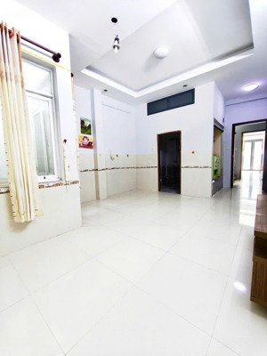 bán nhà hẻm 373/lý thường kiệt, phường 9, quận tân bình . lh/ điệp 