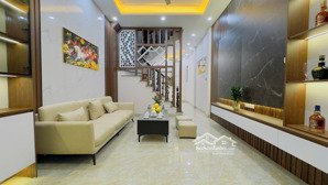 chính chủ bán nhà khương đình, gần ngã tư sở, nhà 4 tầng, sổ vuông, full nội thất mua về ở ngay