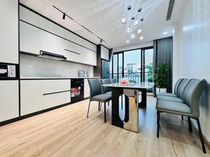 nhà cầu giấy ô tô vào nhà 8 tầng thang máy 60m2 kinh doanh 18,7 tỷ 30m ra phố phân lô vuông đẹp