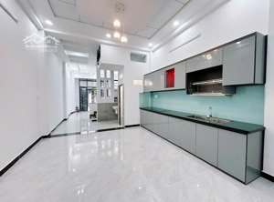 cần bán nhà khu vip tân sơn nhì (4.2x15m), 2 lầu nhà đẹp