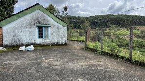 vườn đẹp hơn 13.000m2 có sẵn 400m2 thổ cư, có nhà cấp4, suối nước tự nhiên,view đẹp lh : 