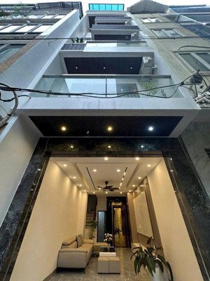 bán nhà 7 tầng thang máy 9tỉ hơn, tại ngọc thụy, long biên, hà nội, giá hợp lý