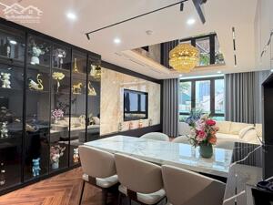 Bán tòa nhà phố Xuân Thủy,Cầu Giấy. Diện tích 56/60 m2* 7 tầng * mt 4.1 Vị trí :ngõ thông , ô tô vào giá nhỉnh 29 tỷ