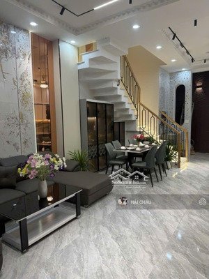 chốt gấp nhà mới ngang 5.2m - 3 tầng khu vip giá 6.75 tỷ - còn tl