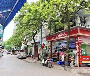 bán nhà mặt phố trần phú, 13,5 tỷ, 40m2, 5 tầng, 4pn, kinh doanh, giá siêu hời. giá nào cũng bán.