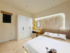 chính chủ định cư nước ngoài bán gấp nhà
lê văn sỹ, tân bình 60m2/3 tỷ, gần sân bay, sổ hồng riêng