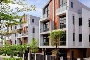 vinhomes ocean park 3: em có 2 căn bt sân vườn xẻ khe, dt 119m2, đơn giá chỉ 130tr/m2 rẻ nhất da