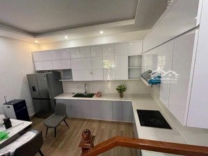 chủ cần bán gấp nhà đông ngạc 33m2x5t mới kính koong, ô tô đỗ cửa, nhỉnh 6 tỷ