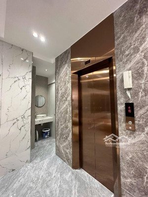 nhà trung tâm đống đa, vị trí vàng cạnh văn miếu - qtg. nhà mới xây 7 tầng thang máy, mặt tiền 4,5m