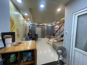 nhà đường lâm văn bền,dt5x10m, hẻm xe hơi hẻm thông.chú chỉnh