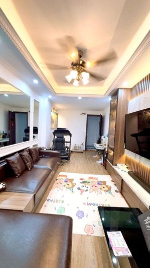 chủ cần bán gấp nhà phố khương hạ oto đỗ cửa vài bước chân ra phố 34m2*6t giá hơn 9 tỷ