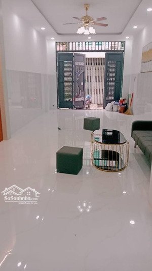 bán nhà riêng tại lê thúc hoạch, giá cực chất 5,75 tỷ, 45m2, 2pn, 1wc, view đẹp ,nhà mới vào ở ngay