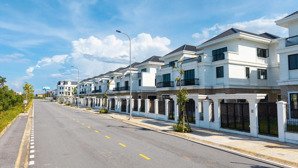 biệt thự view sông 300m2 cạnh kđt hỗn hợp sungroup ngay tt đồng hới - giá cực tốt! lh: 