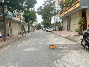 bán nhà 4 tầng 47m2 khu tái định cư x6 thạch bàn, lô đất gần hồ, gần đường cổ linh chỉ 100m