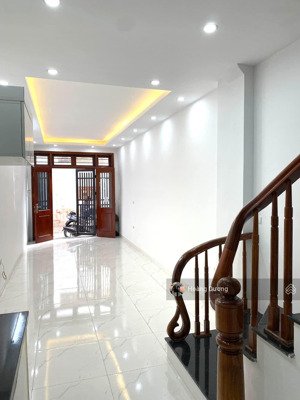 nhà 5,55 tỷ chợ nghĩa lộ. oto sát. các 1km ra bx yên nghĩa - ql6. 1,5km đh phenika, kđt đô nghĩa.