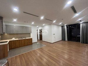 cho thuê 3pn2wc cc eco green sài gòn, giá thuê 18 triệu, dt 96m2, giá cực sock. call 