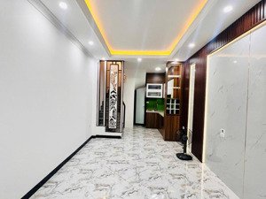 siêu phẩm trần cung. nhà đẹp 5 tầng. xe 3 gác phi ầm ầm. nội thất xịn ở sướng. 40m2. giá chỉ 7.2 tỷ