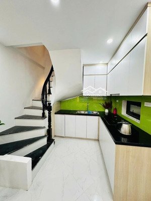 siêu đẹp, siêu hiếm. phố lê đức thọ. 30m2. 5 tầng đẹp hiếm. ở ngay. 5 chỗ đỗ cửa . chỉ 6.9 tỷ