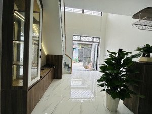 gấp bán nhà đường 160, gần l xuân oai hẻm oto, 55m2, giá chỉ 5 tỷ hơn