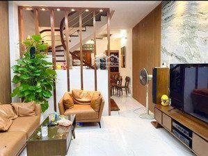 nhà đẹp ở ngay,82m2,nhỉnh 6 tỷ,p.tăng nhơn phú b,hẻm xe tải thông