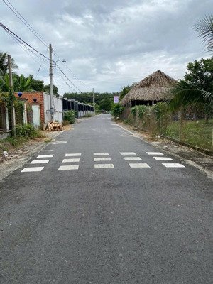 đất xây trọ phường an tây bến cát cũ, gần cụm công nghiệp lớn. dt 10x52 thổ cư 100m giá cực rẻ