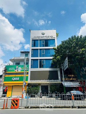 bán nhà vị trí đẹp mặt tiền trần bình trọng - quận 5 - (5x22m) - 5 tầng - hđt: 160tr/th - giá 38 tỷ