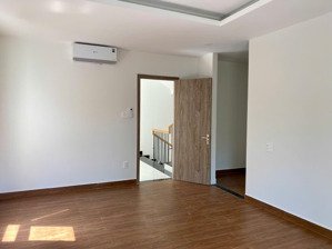 cần bán nhà phố melosa khang điền quận 9 dt: 80m2 nhà hoàn thiện 