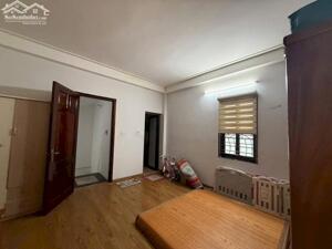 ** Bán Nhà Nguyễn Văn Cừ, Long Biên 5T, 33m2 giá 7,75 tỷ (Lô góc, ô tô đỗ gần nhà) **